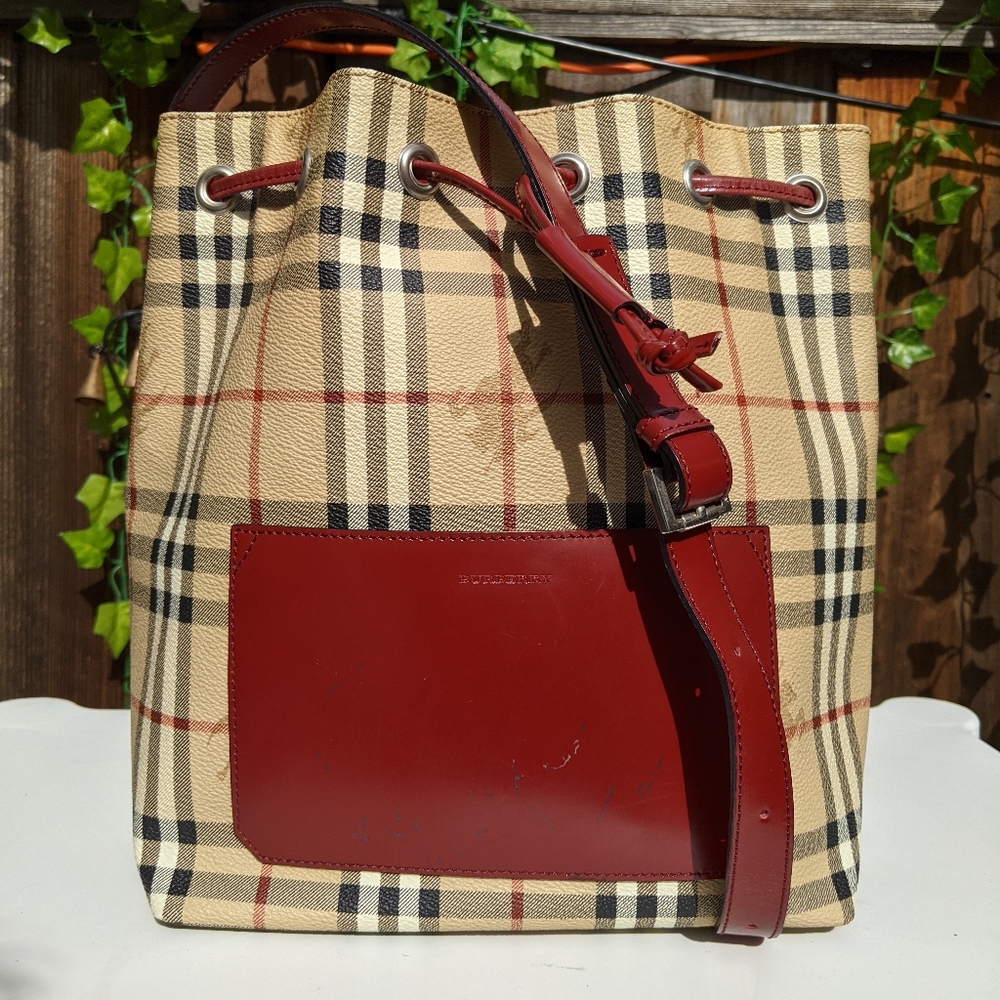 Burberry London Shoulder Bag  Beiges PVC